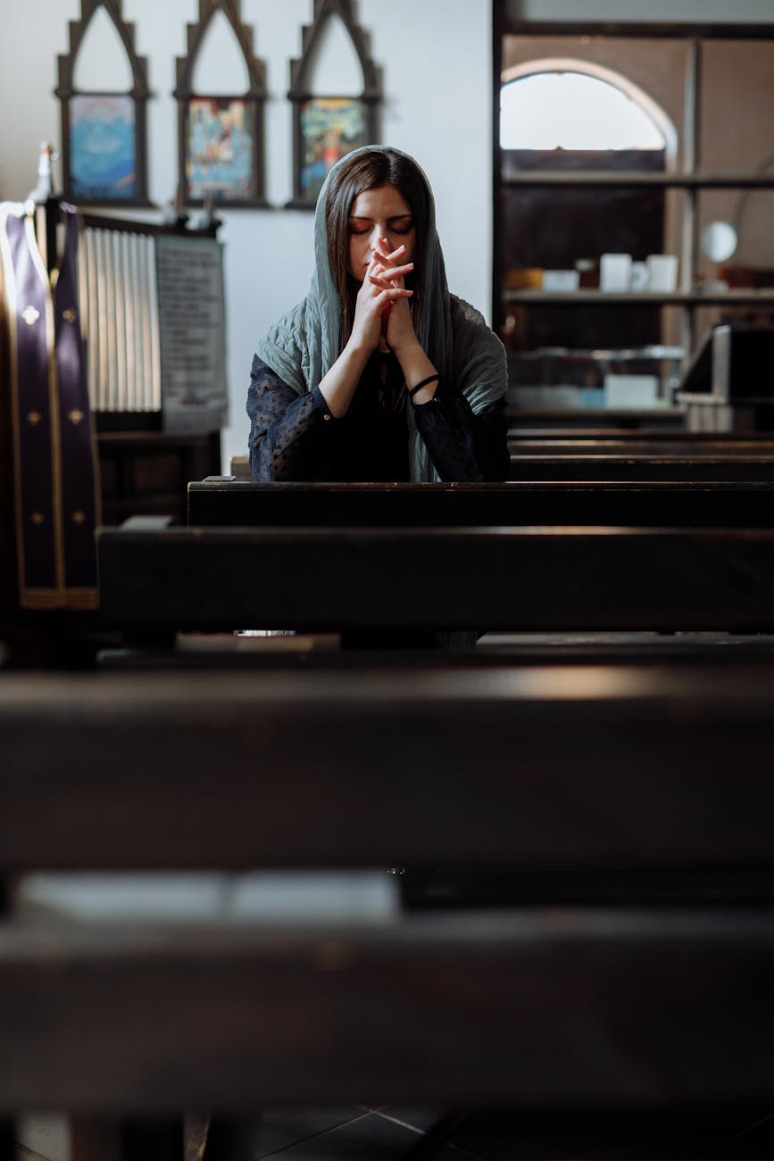 “Muchos creen, pocos practican: tres de cada cuatro argentinos creen en Dios, pero solo la mitad reza con frecuencia”